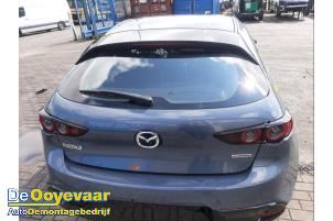 Gebruikte Achterklep Mazda 3 Sport (BP) 2.0 SkyActiv-G 122 Mild Hybrid 16V Prijs € 699,99 Margeregeling aangeboden door Autodemontagebedrijf De Ooyevaar