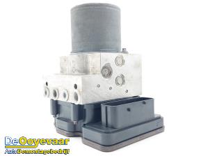 Gebruikte ABS Pomp BMW X5 (F15) xDrive 40d 3.0 24V Prijs € 199,99 Margeregeling aangeboden door Autodemontagebedrijf De Ooyevaar