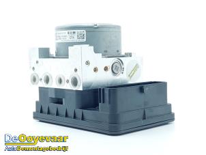 Gebruikte ABS Pomp Volkswagen Caddy Cargo V (SBA/SBH) 2.0 TDI BlueMotionTechnology Prijs € 249,99 Margeregeling aangeboden door Autodemontagebedrijf De Ooyevaar