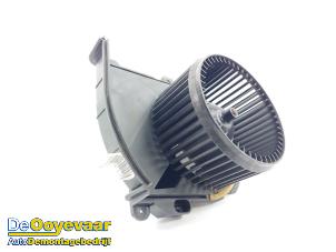 Gebruikte Chaufage Ventilatiemotor Toyota ProAce (MDX) 2.0 D4-D Prijs € 39,99 Margeregeling aangeboden door Autodemontagebedrijf De Ooyevaar