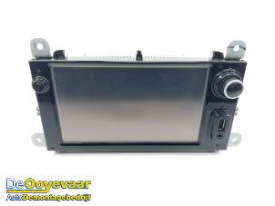 Gebruikte Display Multi Media regelunit Renault Clio IV Estate/Grandtour (7R) 1.5 Energy dCi 90 FAP Prijs € 159,99 Margeregeling aangeboden door Autodemontagebedrijf De Ooyevaar