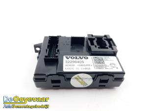 Gebruikte AAC Unit Computerkachel Polestar Polestar 2 69/70kWh EV Single Standard Range Prijs € 49,99 Margeregeling aangeboden door Autodemontagebedrijf De Ooyevaar