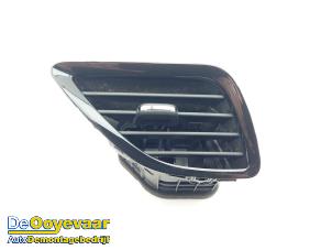 Gebruikte Luchtrooster Dashboard Opel Karl 1.0 12V Prijs € 9,99 Margeregeling aangeboden door Autodemontagebedrijf De Ooyevaar