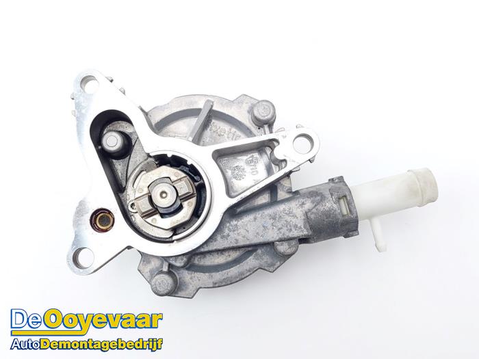 Gebruikte Vacuumpomp (Diesel) Renault Master III (EV/HV/UV/VA/VB/VD/VF/VG/VJ) 2.3 dCi 145 16V FWD Prijs € 45,00 Margeregeling aangeboden door Autodemontagebedrijf De Ooyevaar
