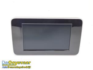 Gebruikte Display Multi Media regelunit Mercedes C (W205) C-200 2.0 CGI 16V Prijs € 69,99 Margeregeling aangeboden door Autodemontagebedrijf De Ooyevaar