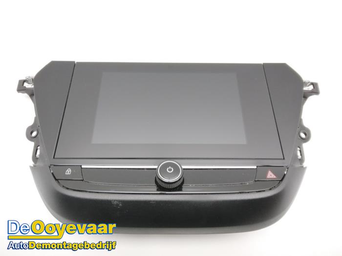 Gebruikte Display Multi Media regelunit Opel Corsa F (UB/UH/UP) 1.2 Turbo 12V 100 Prijs € 139,99 Margeregeling aangeboden door Autodemontagebedrijf De Ooyevaar