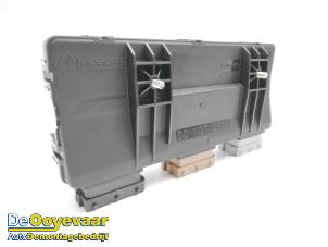 Gebruikte Computer stoel Tesla Model S 75D Prijs € 149,99 Margeregeling aangeboden door Autodemontagebedrijf De Ooyevaar