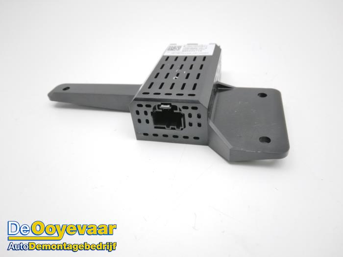 Gebruikte USB module Tesla Model S 75D Prijs € 45,00 Margeregeling aangeboden door Autodemontagebedrijf De Ooyevaar