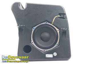 Gebruikte Subwoofer Tesla Model S 75D Prijs € 149,99 Margeregeling aangeboden door Autodemontagebedrijf De Ooyevaar