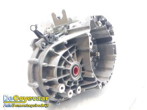 Gebruikte Versnellingsbak Jeep Compass II (MP) 1.4 Multi Air2 16V Prijs € 399,99 Margeregeling aangeboden door Autodemontagebedrijf De Ooyevaar