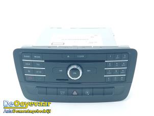 Gebruikte Regelunit Multi Media Mercedes A (W176) 1.6 A-160 16V Prijs € 349,99 Margeregeling aangeboden door Autodemontagebedrijf De Ooyevaar