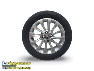 Gebruikte Velg + Band Opel Corsa E 1.0 SIDI Turbo 12V Prijs € 99,99 Margeregeling aangeboden door Autodemontagebedrijf De Ooyevaar