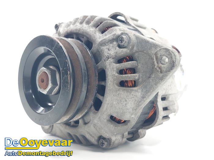 Gebruikte Dynamo Hyundai H-1/H-200 2.5 Tdi Prijs € 95,00 Margeregeling aangeboden door Autodemontagebedrijf De Ooyevaar