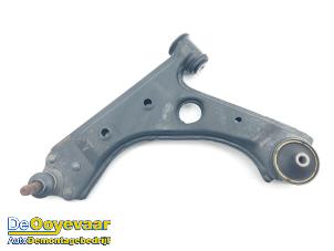 Gebruikte Draagarm links-voor Opel Corsa E 1.0 SIDI Turbo 12V Prijs € 15,00 Margeregeling aangeboden door Autodemontagebedrijf De Ooyevaar