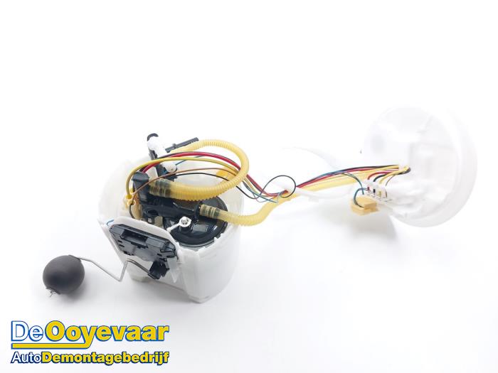Gebruikte Tank element Pomp BMW 3 serie (G20) 330e xDrive 2.0 TwinPower Turbo 16V Prijs € 119,99 Margeregeling aangeboden door Autodemontagebedrijf De Ooyevaar