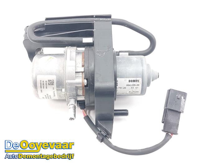 Gebruikte Vacuumpomp Rembekrachtiging BMW 3 serie (G20) 330e xDrive 2.0 TwinPower Turbo 16V Prijs € 99,99 Margeregeling aangeboden door Autodemontagebedrijf De Ooyevaar