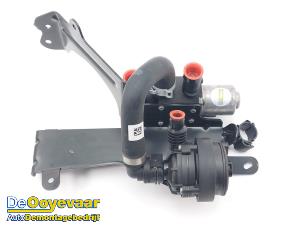 Gebruikte Extra waterpomp BMW 3 serie (G20) 330e xDrive 2.0 TwinPower Turbo 16V Prijs € 39,99 Margeregeling aangeboden door Autodemontagebedrijf De Ooyevaar