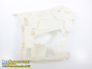 Gebruikte Bumpersteun links-achter BMW 3 serie (G20) 330e xDrive 2.0 TwinPower Turbo 16V Prijs € 69,99 Margeregeling aangeboden door Autodemontagebedrijf De Ooyevaar