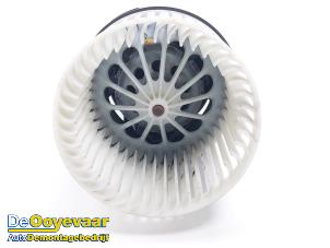 Gebruikte Aanjager Peugeot 308 (L3/L8/LB/LH/LP) 1.2 12V e-THP PureTech 110 Prijs € 79,99 Margeregeling aangeboden door Autodemontagebedrijf De Ooyevaar