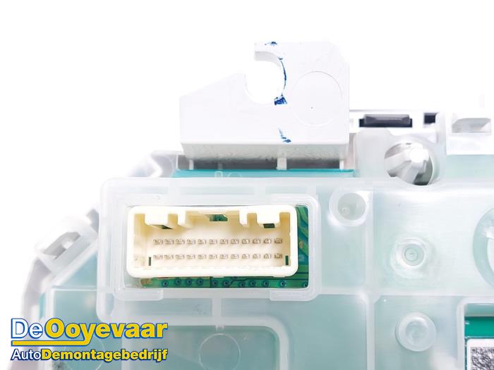 Instrumentenpaneel van een Mazda 3 (BM/BN) 2.0 SkyActiv-G 16V 2014