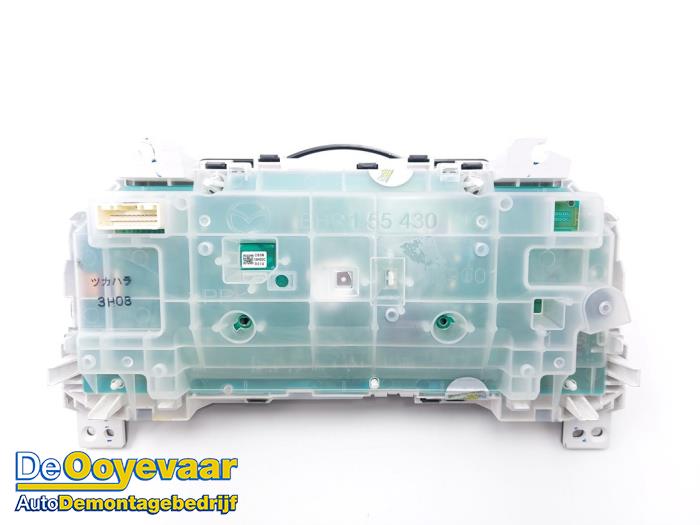 Instrumentenpaneel van een Mazda 3 (BM/BN) 2.0 SkyActiv-G 16V 2014