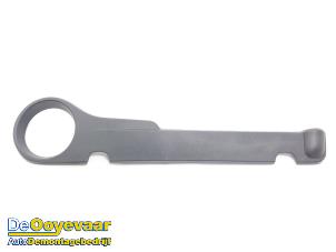 Gebruikte Afdekplaat motor Mercedes GLC Coupé AMG (C253) 4.0 63 S AMG 4.0 V8 32V Turbo 4-Matic+ Prijs € 15,00 Margeregeling aangeboden door Autodemontagebedrijf De Ooyevaar