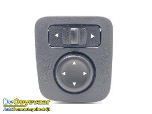 Gebruikte Spiegel Schakelaar Dacia Spring Cargo 65 Prijs € 25,00 Margeregeling aangeboden door Autodemontagebedrijf De Ooyevaar