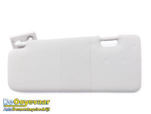 Gebruikte Zonneklep Dacia Spring Cargo 65 Prijs € 29,99 Margeregeling aangeboden door Autodemontagebedrijf De Ooyevaar