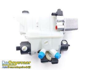 Gebruikte Koelwater Reservoir Tesla Model 3 Long Range, Performance AWD Prijs € 189,99 Margeregeling aangeboden door Autodemontagebedrijf De Ooyevaar