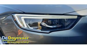 Gebruikte Koplamp rechts Opel Insignia Sports Tourer 1.5 Turbo 16V 165 Prijs € 1.799,99 Margeregeling aangeboden door Autodemontagebedrijf De Ooyevaar