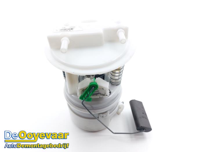 Gebruikte Brandstofpomp Elektrisch Dacia Logan MCV II/III/Sandero Wagon 0.9 TCE 12V LPG Prijs € 29,99 Margeregeling aangeboden door Autodemontagebedrijf De Ooyevaar