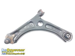 Gebruikte Draagarm links-voor Volkswagen Caddy IV 2.0 TDI 102 Prijs € 29,99 Margeregeling aangeboden door Autodemontagebedrijf De Ooyevaar