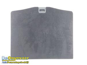 Gebruikte Kofferbak Mat Ford Mustang Mach-E Prijs € 175,00 Margeregeling aangeboden door Autodemontagebedrijf De Ooyevaar