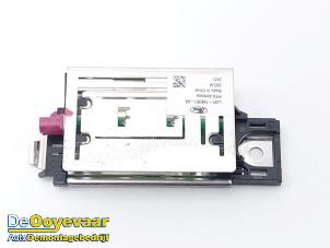 Gebruikte Antenne Versterker Ford Mustang Mach-E Prijs € 9,99 Margeregeling aangeboden door Autodemontagebedrijf De Ooyevaar