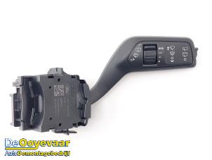 Gebruikte Ruitenwis Schakelaar Ford Mustang Mach-E Prijs € 35,00 Margeregeling aangeboden door Autodemontagebedrijf De Ooyevaar