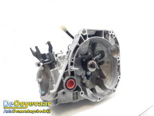 Gebruikte Versnellingsbak Renault Clio IV (5R) 0.9 Energy TCE 90 12V Prijs € 399,99 Margeregeling aangeboden door Autodemontagebedrijf De Ooyevaar
