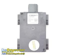 Gebruikte Dode hoek sensor Volvo XC60 II (UZ) 2.0 T8 16V Recharge, Twin Engine AWD Prijs € 249,99 Margeregeling aangeboden door Autodemontagebedrijf De Ooyevaar