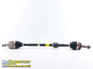 Gebruikte Aandrijfas rechts-voor Kia Rio IV (YB) 1.0i T-GDi 100 12V Prijs € 189,99 Margeregeling aangeboden door Autodemontagebedrijf De Ooyevaar