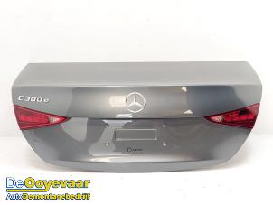 Gebruikte Achterklep Mercedes C (W206) C-300 e 2.0 Turbo Prijs € 949,99 Margeregeling aangeboden door Autodemontagebedrijf De Ooyevaar