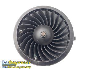Gebruikte Blower Mercedes C (W205) C-300 e 2.0 16V 4-Matic Prijs € 19,99 Margeregeling aangeboden door Autodemontagebedrijf De Ooyevaar