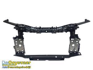 Gebruikte Frontpaneel Renault Megane E-Tech (RCB) 40 kWh Prijs € 379,99 Margeregeling aangeboden door Autodemontagebedrijf De Ooyevaar