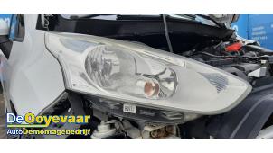Gebruikte Rechter Koplamp Ford B-Max (JK8) 1.4 16V Prijs € 199,99 Margeregeling aangeboden door Autodemontagebedrijf De Ooyevaar