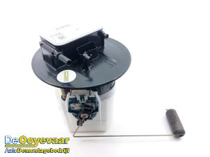 Gebruikte Benzinepomp Peugeot 408 1.6 16V HYbrid 225 Prijs € 119,99 Margeregeling aangeboden door Autodemontagebedrijf De Ooyevaar