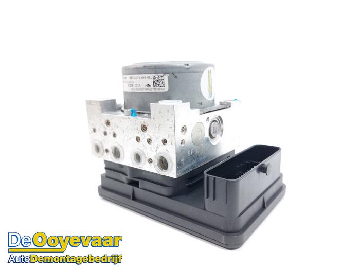 ABS Pomp van een BMW 2 serie Active Tourer (F45) 216i 1.5 TwinPower Turbo 12V 2017