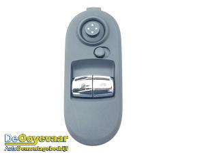 Gebruikte Raam schakelaar elektrisch Mini Mini (F56) 1.5 12V Cooper Prijs € 39,99 Margeregeling aangeboden door Autodemontagebedrijf De Ooyevaar