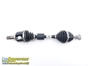 Gebruikte Aandrijfas links-voor Mini Mini (F56) 1.5 12V Cooper Prijs € 349,99 Margeregeling aangeboden door Autodemontagebedrijf De Ooyevaar