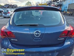 Gebruikte Achterklep Opel Astra J (PC6/PD6/PE6/PF6) 1.4 Turbo 16V Prijs € 149,99 Margeregeling aangeboden door Autodemontagebedrijf De Ooyevaar