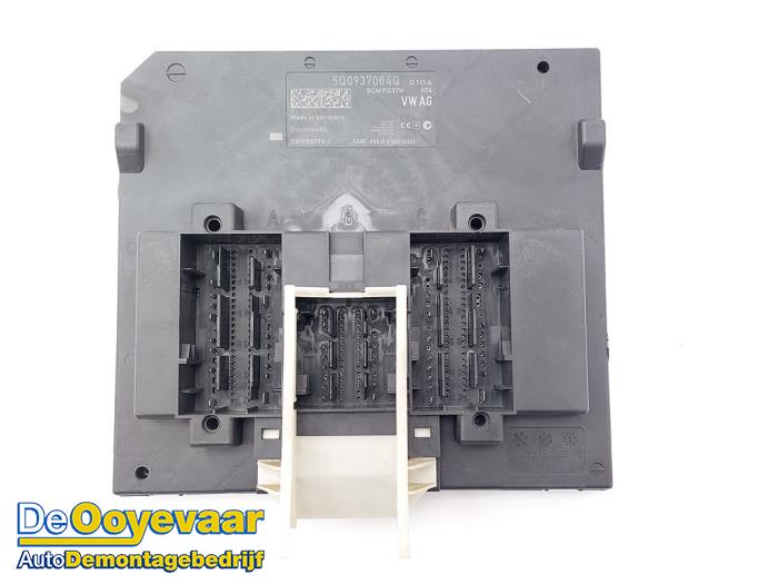 Computer Body Control van een Volkswagen Golf VII (AUA) 2.0 TDI 16V 2013