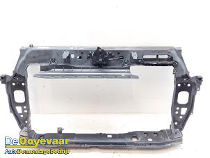 Gebruikte Frontpaneel Kia Stonic (YB) 1.0i T-GDi 12V Eco-Dynamics+ Prijs € 225,00 Margeregeling aangeboden door Autodemontagebedrijf De Ooyevaar