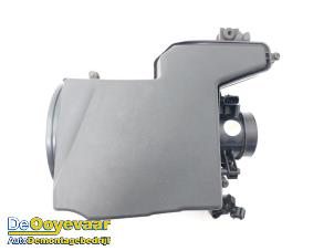 Gebruikte Luchtfilterhuis Ford Transit Connect (PJ2) 1.6 TDCi 16V 75 Prijs € 29,99 Margeregeling aangeboden door Autodemontagebedrijf De Ooyevaar